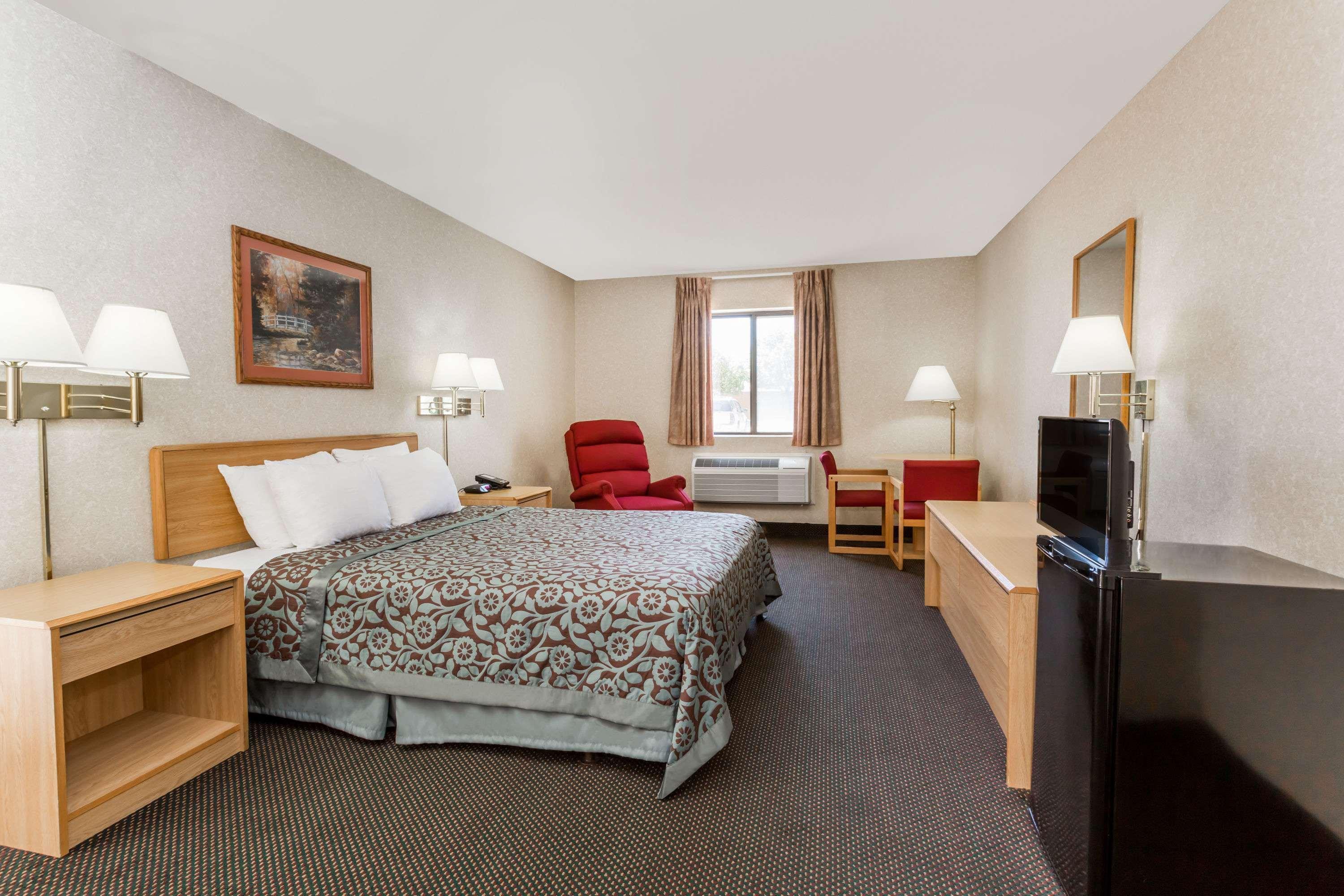 Days Inn By Wyndham Colby Dış mekan fotoğraf