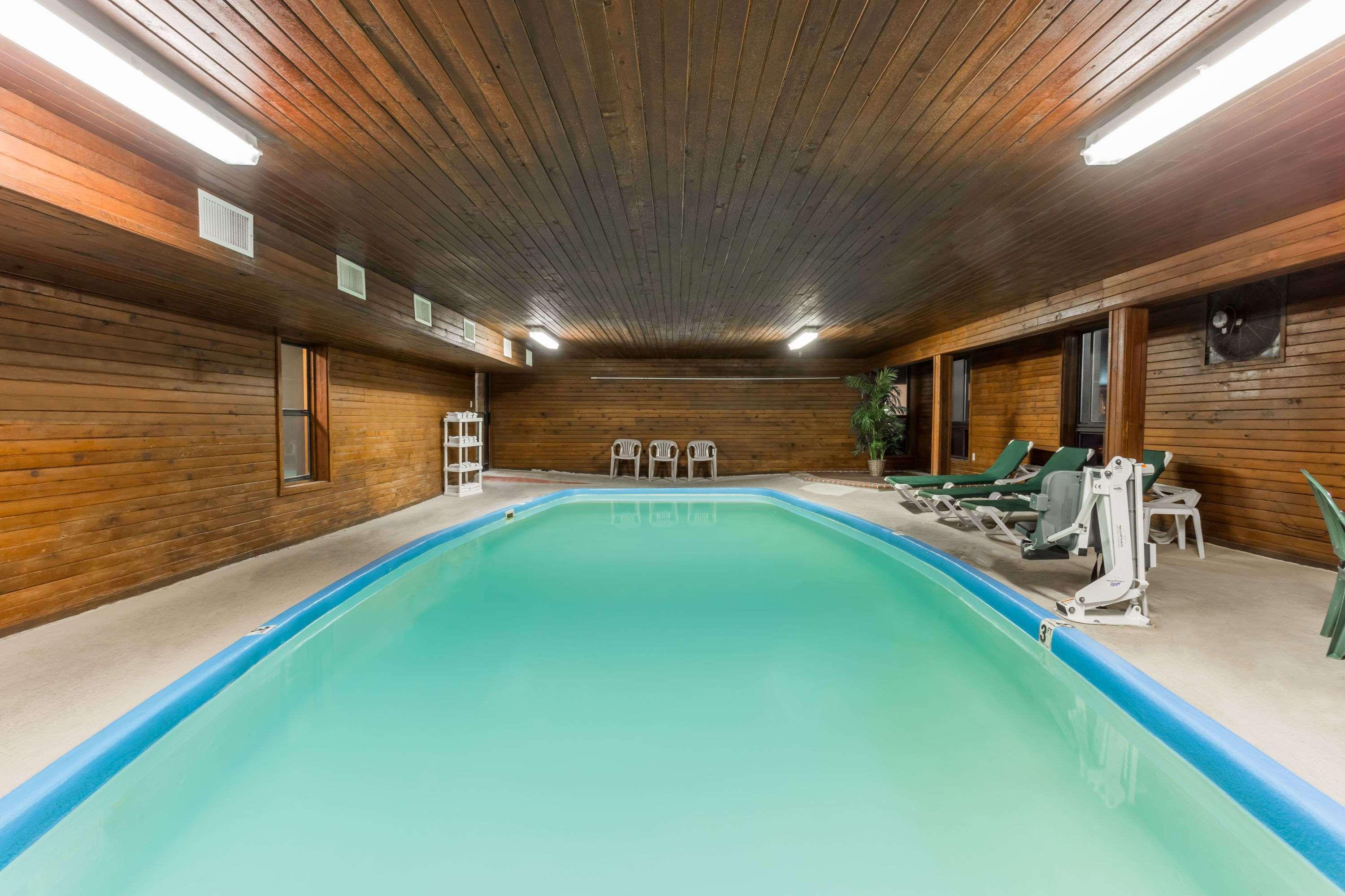 Days Inn By Wyndham Colby Dış mekan fotoğraf